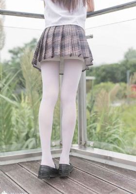 一卫校学生聚餐每人收400元